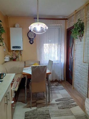 Apartament cu 3 camere de vanzare - imagine 2