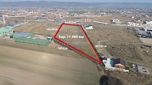 Teren intravilan cu deschidere la E 60 ideal hala depozitare sau produc #539;ie - imagine 2