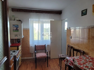 Apartament 2 camere, decomandat, etaj 2 - imagine 2