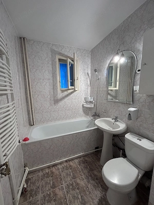Apartament 2 camere,etaj 2,semidecomandat,centrală,AC,zona Tătărasi Flora - imagine 16