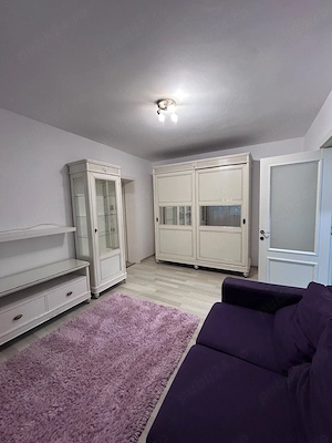 Apartament 2 camere,etaj 2,semidecomandat,centrală,AC,zona Tătărasi Flora - imagine 2