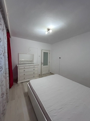 Apartament 2 camere,etaj 2,semidecomandat,centrală,AC,zona Tătărasi Flora - imagine 11