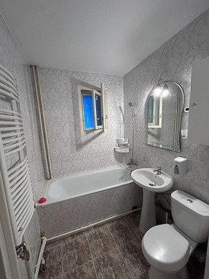 Apartament 2 camere,etaj 2,semidecomandat,centrală,AC,zona Tătărasi Flora - imagine 13