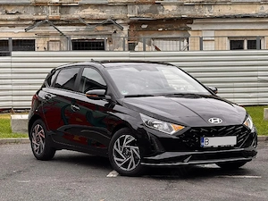 Hyundai i2  Turbo 100 CP  10.000 km    Volan și scaune în cucălzite    Bord digital    