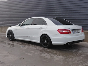 Mercedes E200 cgi AMG  - imagine 4
