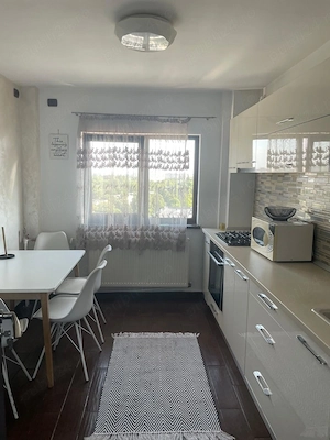 Apartament 4 camere - Brancoveanu - Parcare - Acces facil la transportul public - imagine 2