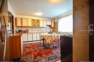 Proprietar casa  198 mp +teren 650 mp,5 camere,4 bai,garaj,Sanpetru
