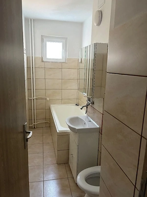 Apartament 3 camere de închiriat – Cartier Banat, vizavi de Liceul Ion Barbu - imagine 4