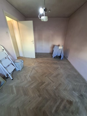 Vând apartament cu 2camere confort 1 semidecomandat bloc etaje de 4etaje la etajul 2 - imagine 2