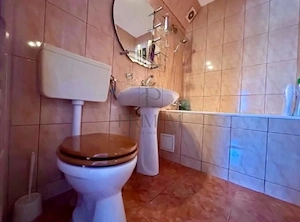 Aradului - 2 Camere - Etaj intermediar cu LIFT - Decomandat - Zona excelenta - imagine 5