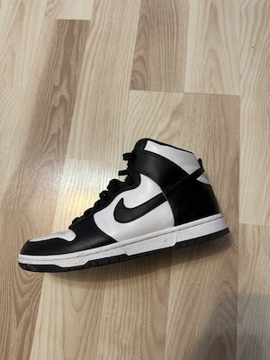 Nike dunk high mărimea 42