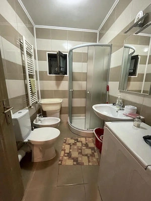 inchiriez apartament cu 2 camere si bucatarie open space complet mobilat si utilat intrareacu barier - imagine 5