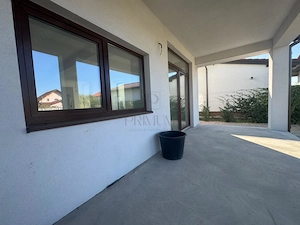 DUPLEX GENEROS - ZONA FOARTE BUNA - 5 CAMERE - imagine 8