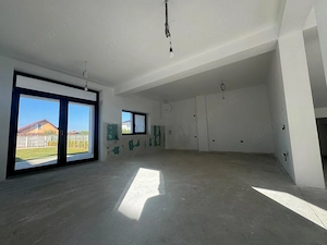 DUPLEX GENEROS - ZONA FOARTE BUNA - 5 CAMERE - imagine 13