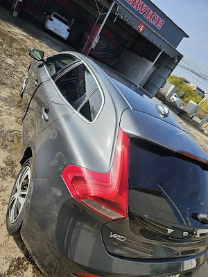 Vanzare autoturism Volvo V40 D2 - imagine 5