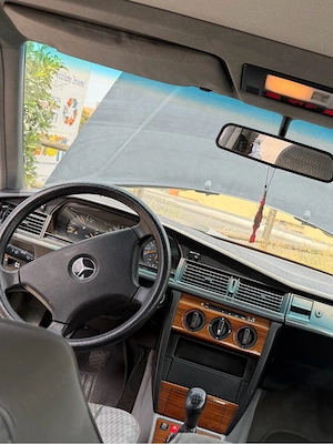 Mercedes Benz 190E 1992 - imagine 4