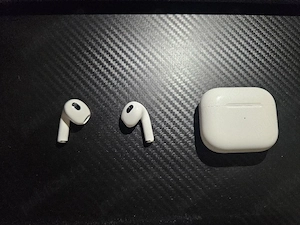 Apple AirPods 3 Originale   Pachet Complet (Cutie + Cablu)   Curățate și Dezinfectate