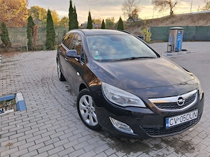  Opel Astra J Sports Tourer (break), an fabricație 2011, 160 CP și cutie de viteze automată - imagine 6