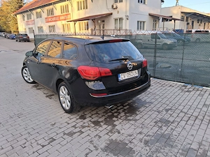  Opel Astra J Sports Tourer (break), an fabricație 2011, 160 CP și cutie de viteze automată - imagine 4