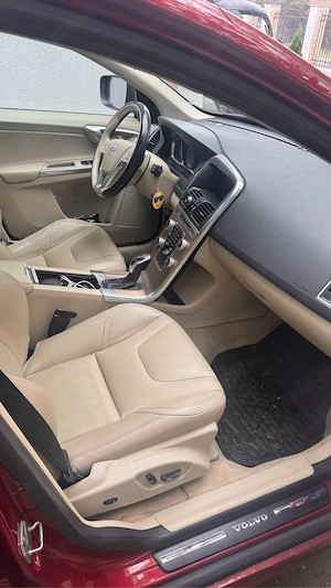 volvo xc 60 D4 - imagine 8