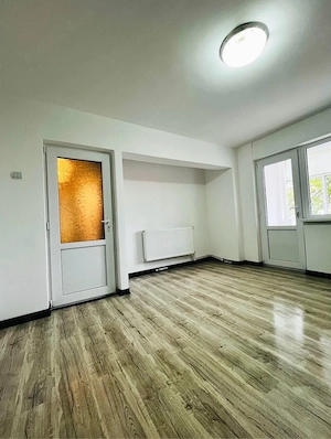 Apartament 57 mp Decomandat,Confort 1 situat in Tecuci pe Str. 7 Noiembrie - imagine 4