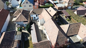 Casa de vânzare singur pe curte zona liniștită casă se vinde sau se da la schimb cu apartament și di - imagine 2