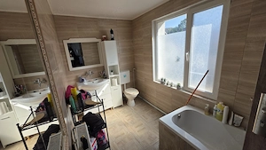 Casa de vânzare singur pe curte zona liniștită casă se vinde sau se da la schimb cu apartament și di - imagine 7