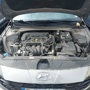 Hyundai Elantra 2021  - imagine 8