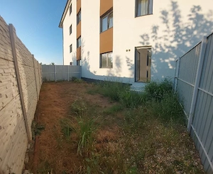 Apartament decomandat cu bucatarie inchisa si curte proprie-40 mp - imagine 4