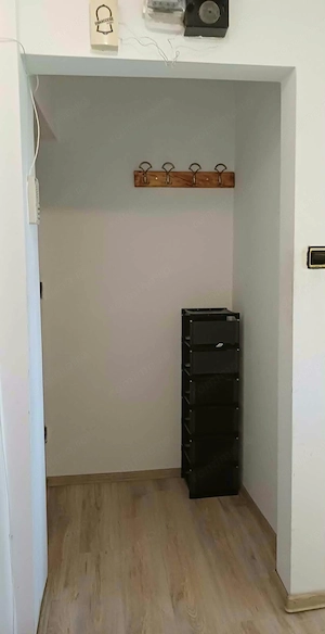 Apartament cu 1 camera, cu centrala proprie, strada Barzava - imagine 2