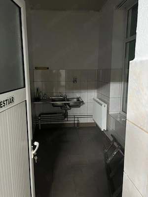 Vand casa in Targu Jiu cu 3 spatii comerciale,casa de locuitcu 4 camere ,beci tip crama,baie,bucatar - imagine 10