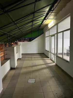 Vand casa in Targu Jiu cu 3 spatii comerciale,casa de locuitcu 4 camere ,beci tip crama,baie,bucatar - imagine 5