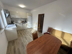 Casa individuală  de inchirat 4 camere decomandat | 4 parcări | Curte - imagine 10