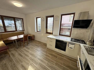 Casa individuală  de inchirat 4 camere decomandat | 4 parcări | Curte - imagine 11