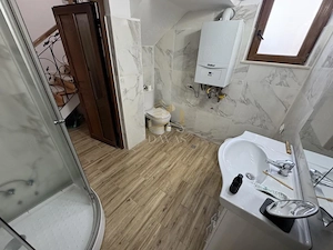 Casa individuală  de inchirat 4 camere decomandat | 4 parcări | Curte - imagine 18