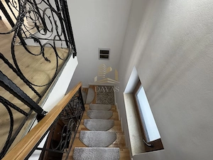Casa individuală  de inchirat 4 camere decomandat | 4 parcări | Curte - imagine 20
