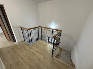 Casa individuală  de inchirat 4 camere decomandat | 4 parcări | Curte - imagine 19