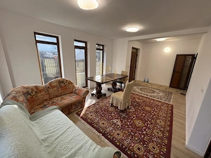 Casa individuală  de inchirat 4 camere decomandat | 4 parcări | Curte - imagine 3