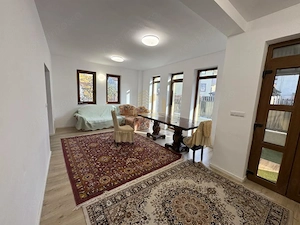 Casa individuală  de inchirat 4 camere decomandat | 4 parcări | Curte - imagine 2