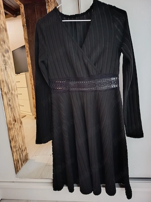 Rochie neagră cu mâneci lungi, mărime M