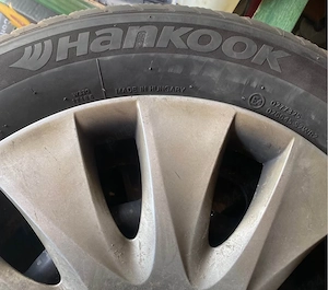 Caucucuri,de iarnă  marca Hankook, dim. 205 60 16. - imagine 3