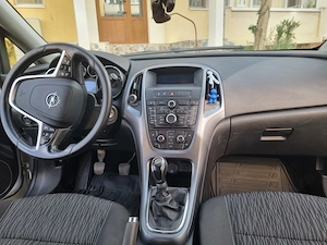 Vând Opel Astra J Sports Tourer 2015 negociabil  - imagine 7