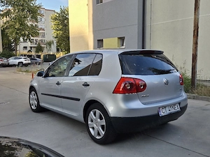 Volkswagen Golf 5 1.9 Tdi Bkc an 2006 105 cp ,îngrijit  - imagine 4