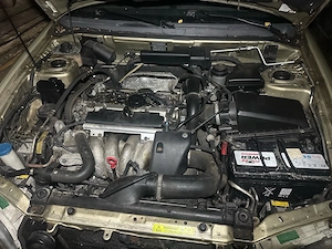 dezmembrez volvo v 40 2.0 benzina  - imagine 2
