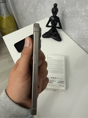 Vand Iphone 15PRO 512 gb