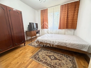 Apartament cu 2 camere, etajul 1, balcon, loc de parcare, zona central