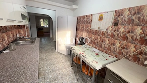 Apartament 3 camere decomandat | Parter | Zona Lipovei. - imagine 2