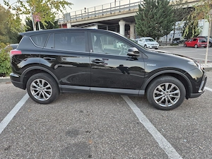 Vând Toyota RAV4 IV 2.5 Hybrid, 2018, 64000km - imagine 3
