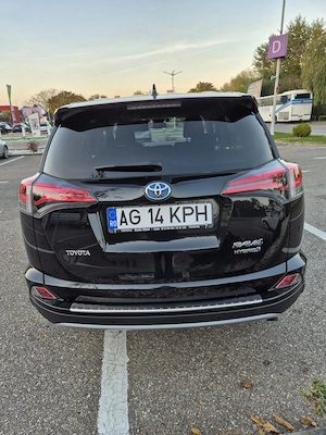 Vând Toyota RAV4 IV 2.5 Hybrid, 2018, 64000km - imagine 4