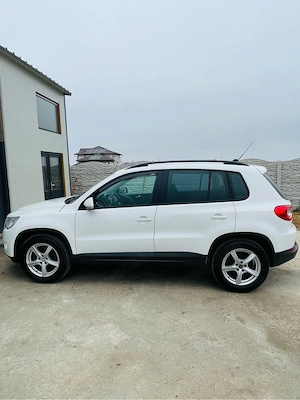 Volkswagen Tiguan 4x4 2.0 Diesel 140 CP Automat - imagine 4